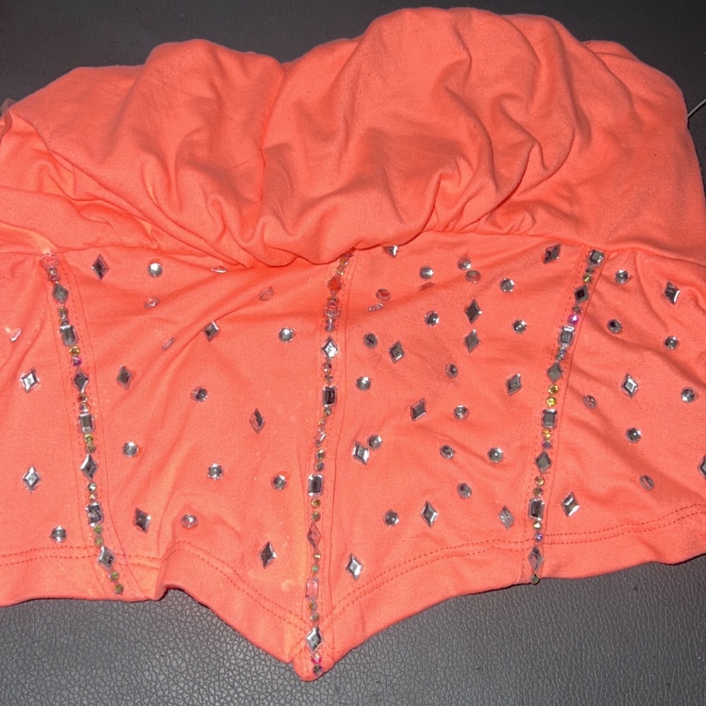 Strapless crop top